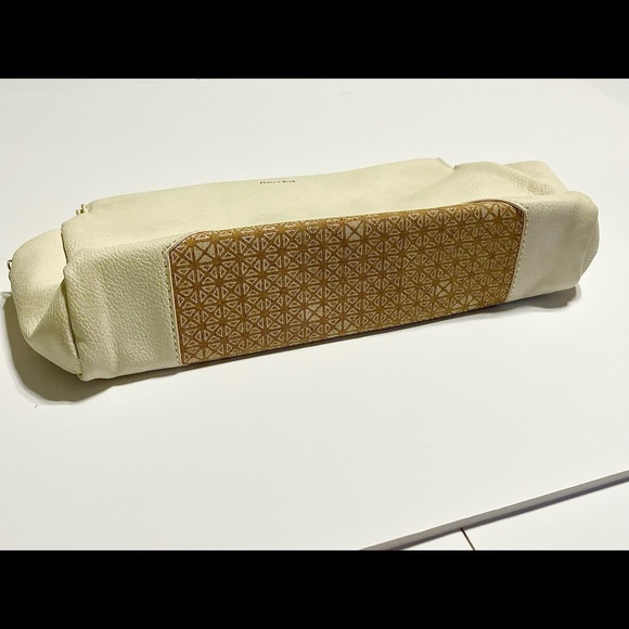 Pixie Mood Margaret Faux Leather Clutch - Picture 2 of 9